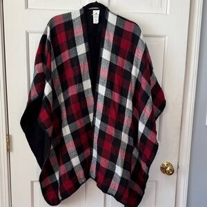 Woolrich Reversible Knit Poncho - Black and Red